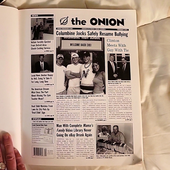 Book: The Onion - Picture 2 of 7